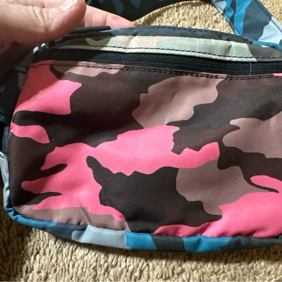 Lululemon Womens Everywhere Belt Bag Heritage Camo Brown Blue Pink Green - Picture 5 of 16